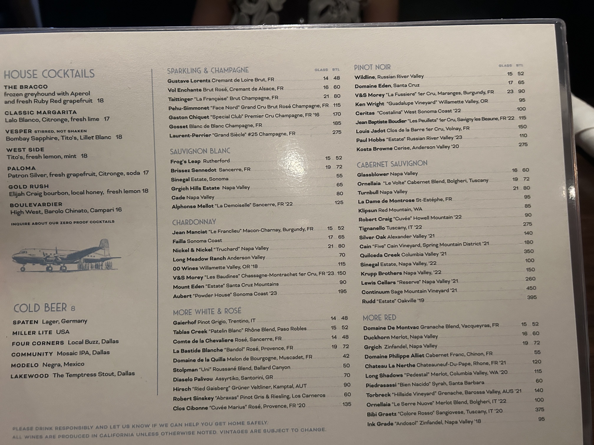 Bobbie's Airway Grill dining room