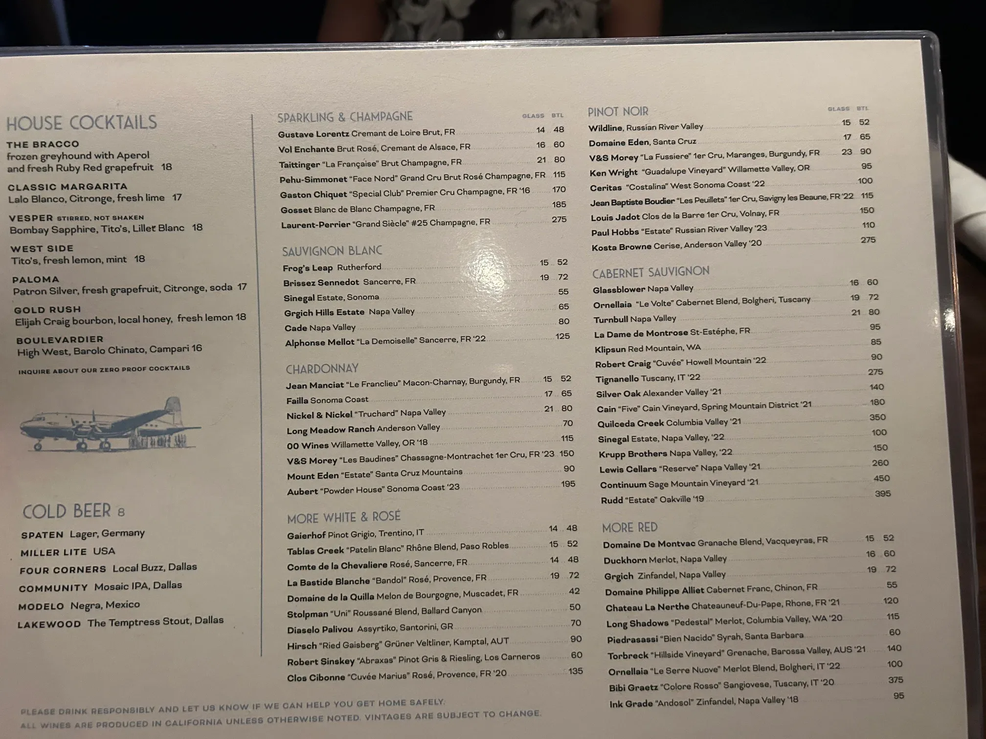 Bobbie's Airway Grill dining room